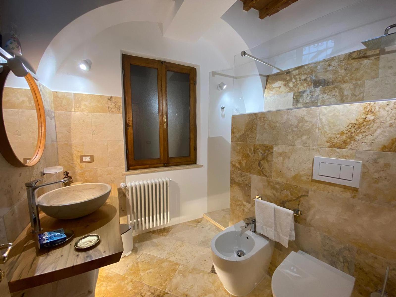 Lastamperia19 Camere-Rooms Montepulciano Stazione Exteriör bild