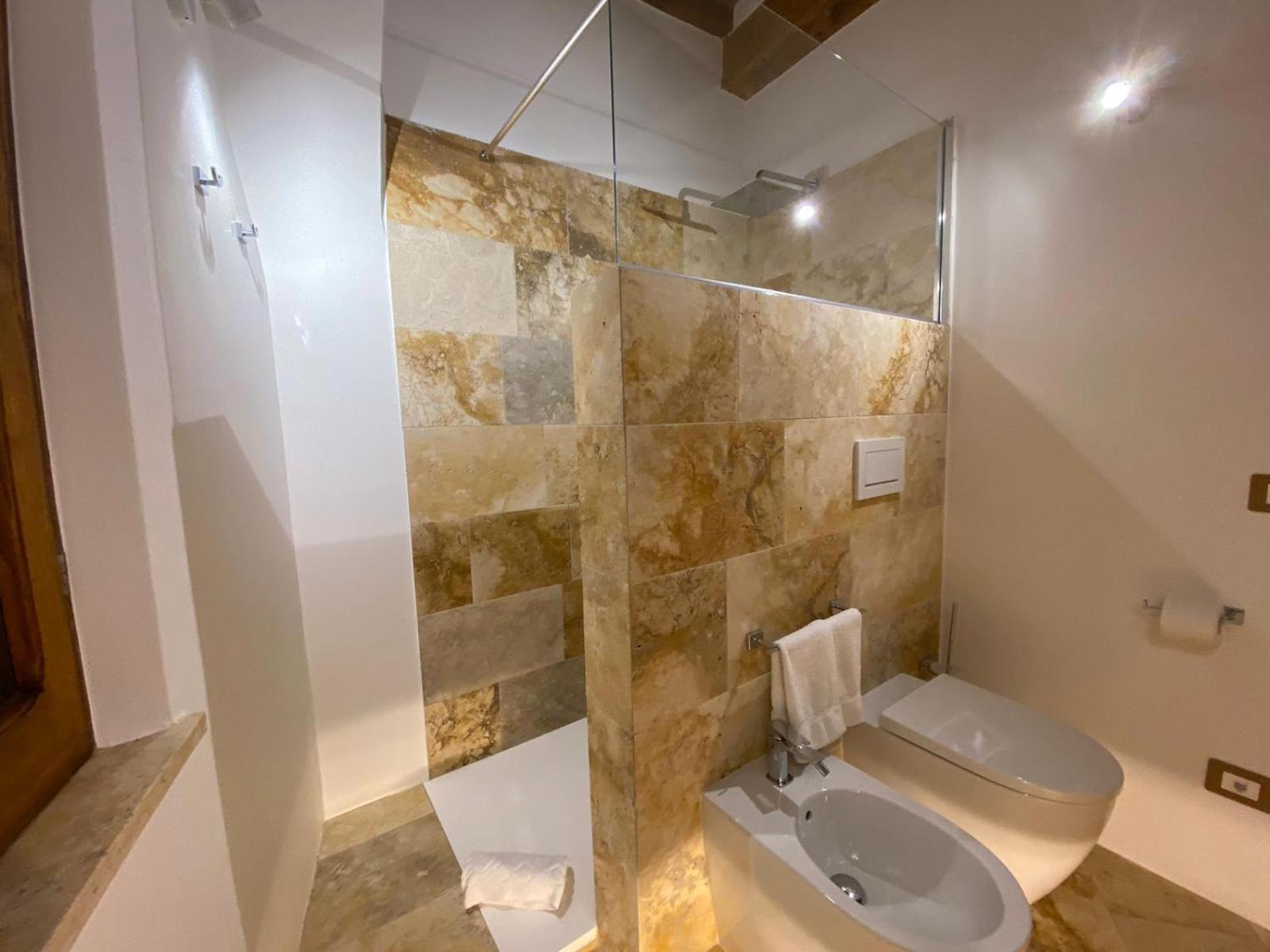 Lastamperia19 Camere-Rooms Montepulciano Stazione Exteriör bild