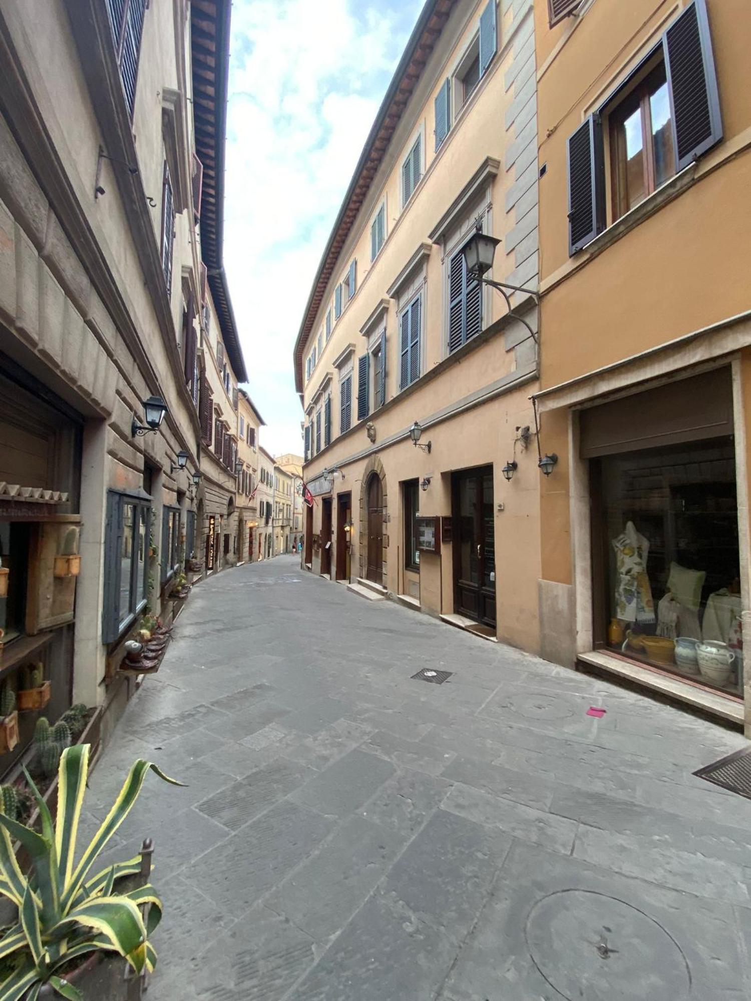 Lastamperia19 Camere-Rooms Montepulciano Stazione Exteriör bild