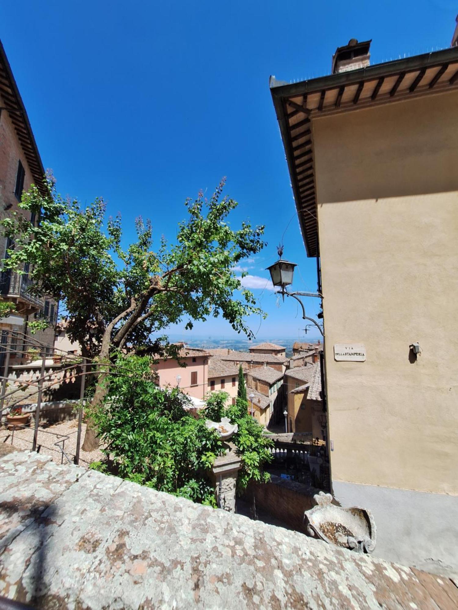 Lastamperia19 Camere-Rooms Montepulciano Stazione Exteriör bild