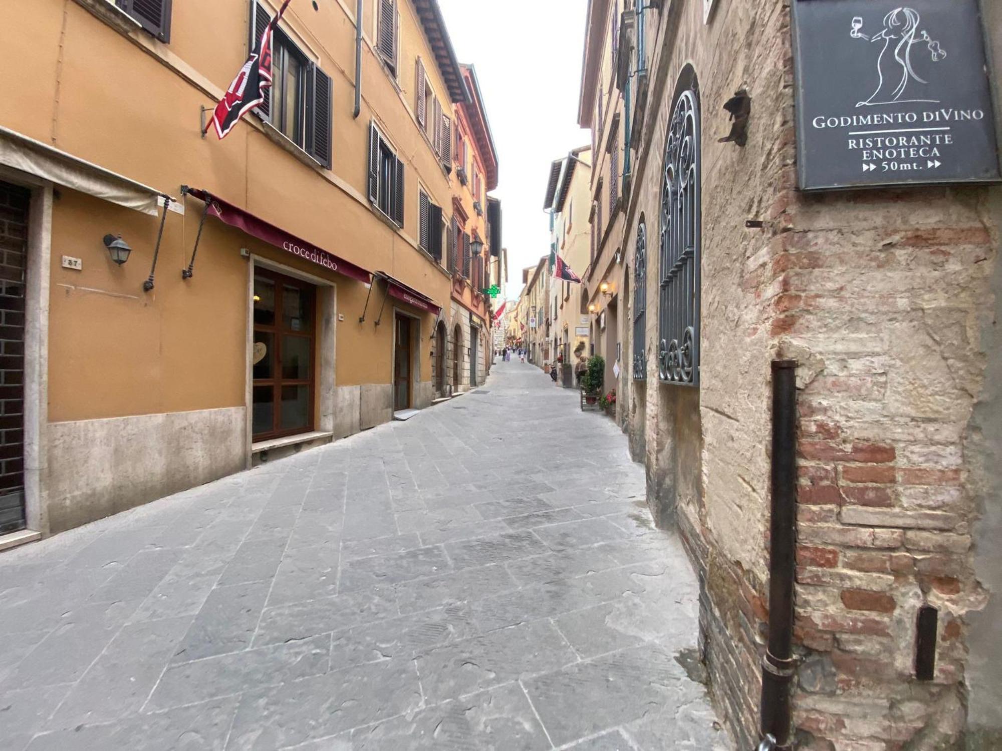 Lastamperia19 Camere-Rooms Montepulciano Stazione Exteriör bild
